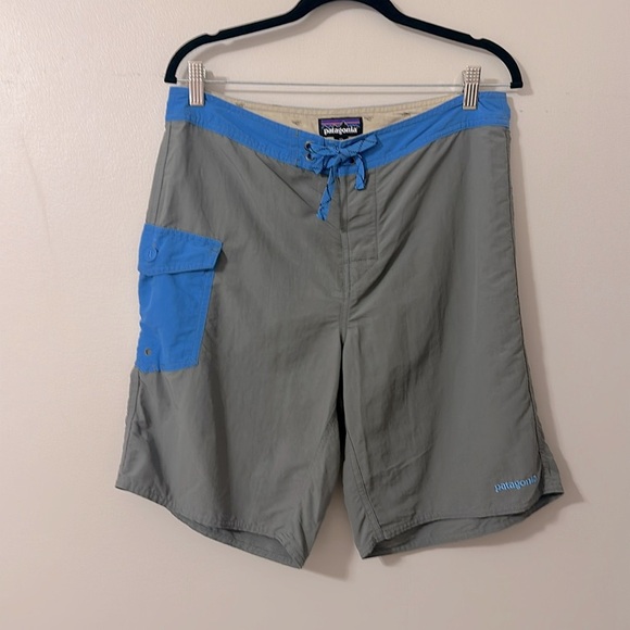 Patagonia Men’s Patch Pocket Wavefarer
Boardshorts 20'' Size 33 - Picture 1 of 8